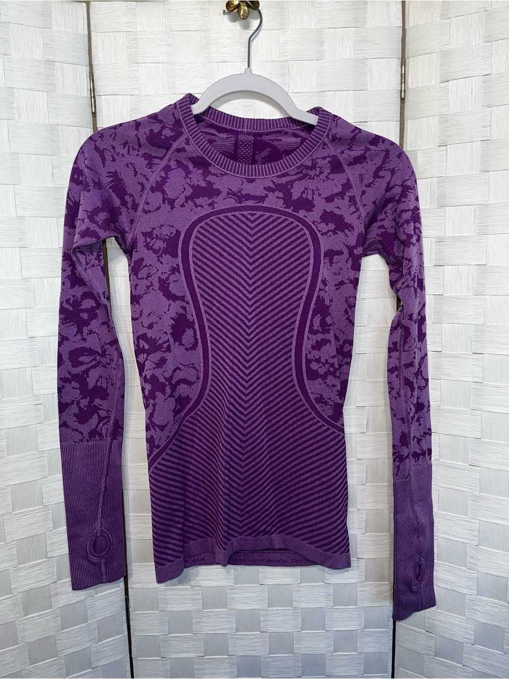 Lululemon Tender Violet Swiftly Tech Long Sleeve Shirt Crew Purple Camo Size 4 - Picture 2 of 7
